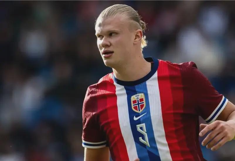 球员赛后把球衣送给癌症小球迷