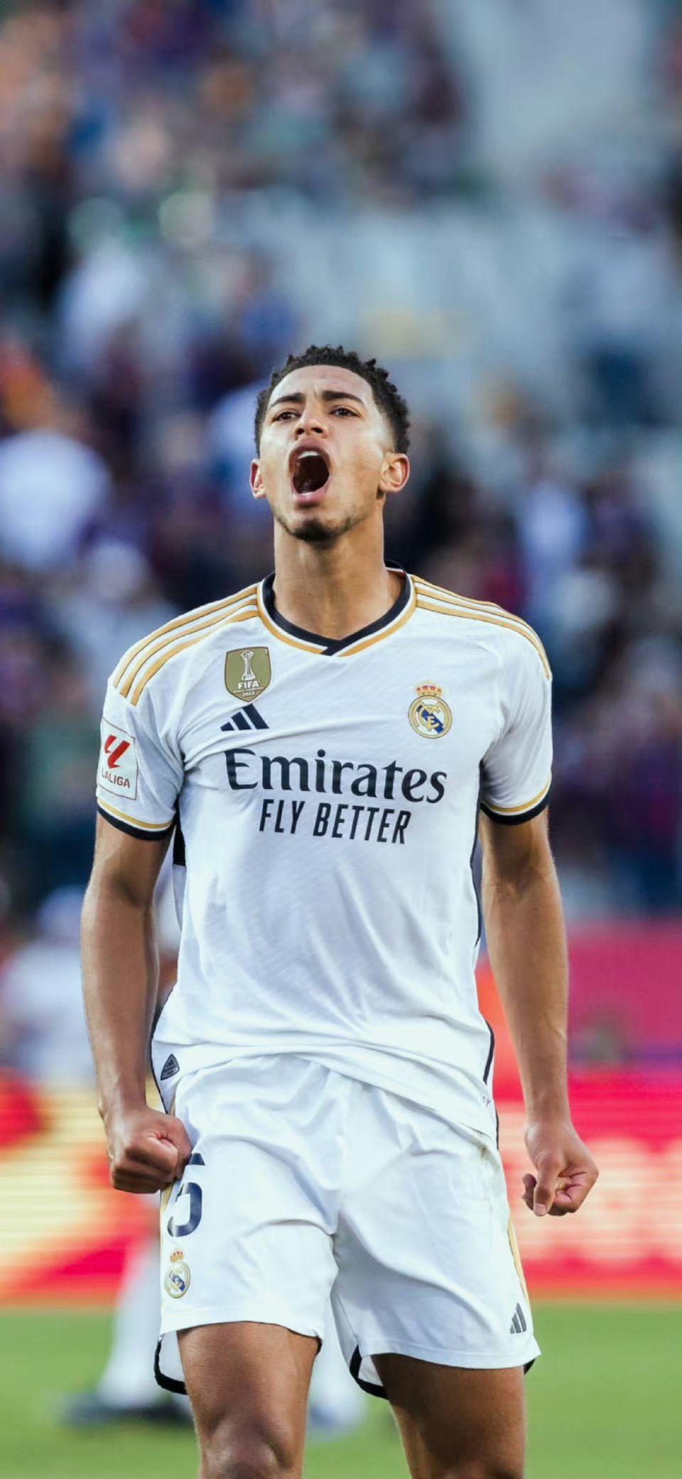 广厦vs上海前瞻：豪门对决看点多，洛夫顿态度成X因素（广厦对阵上海前瞻：强强对话看点满满，洛夫顿态度或成关键变量）