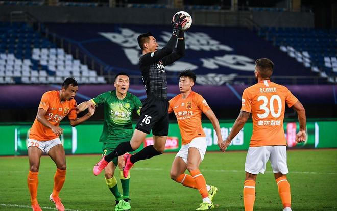 美记：雄鹿内部多人对里弗斯失去耐心，但他仍有管理层的支持（美媒：雄鹿队内多人已对里弗斯失去耐心，但他仍获管理层支持）