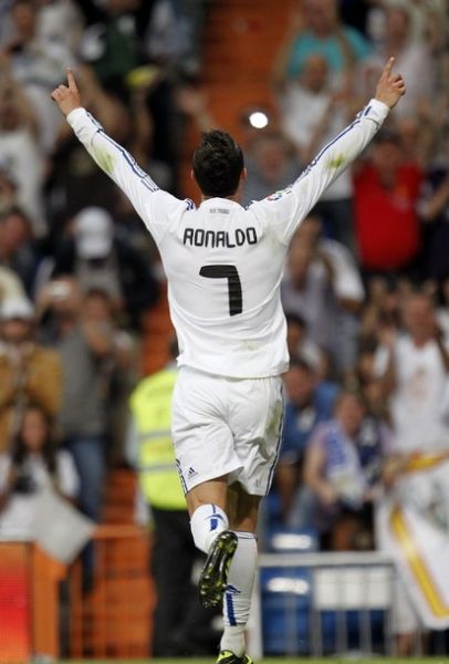 内马尔：我的心永远属于桑托斯；之后将进行膝盖半月板手术